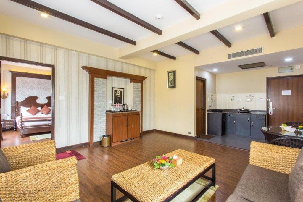 Da Yatra Courtyard Hotel & Resort Ποκάρα Εξωτερικό φωτογραφία